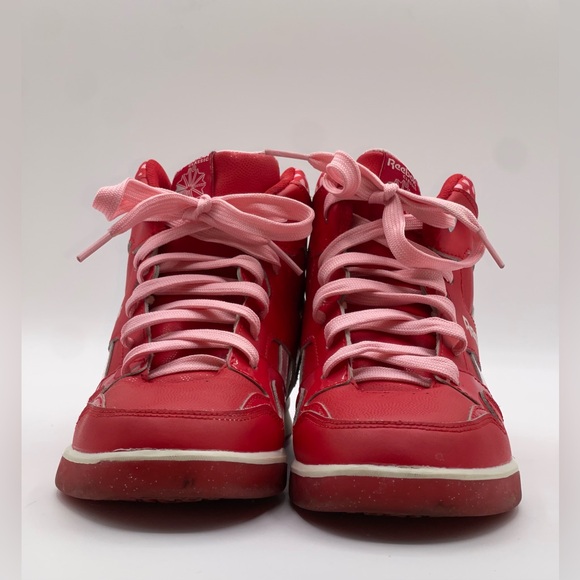 Reebok Classic Girls Size 5 Hi Top Sneakers Hearts Valentines Red Pink Cute - Picture 2 of 7